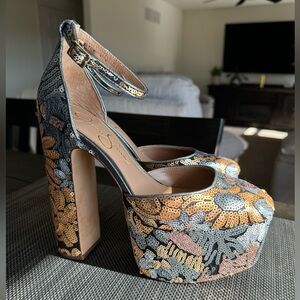 Jessica Simpson Pinkston Platform
Pump Size 8 1/2